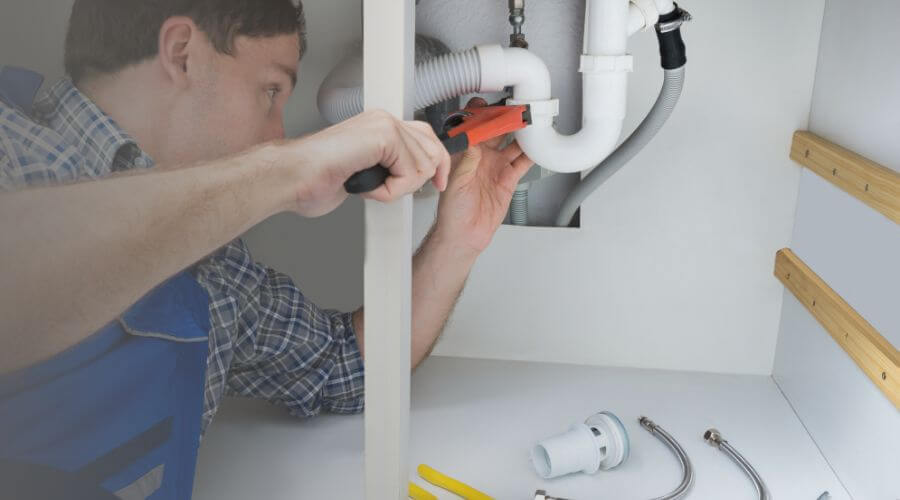Expert burst pipe repair services in Williamsport, IN